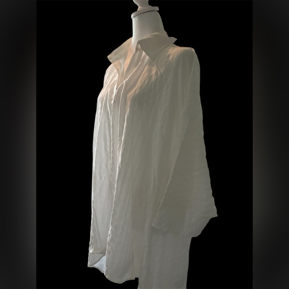 NWT Women’s M/L v neck oversized high low tunic top.